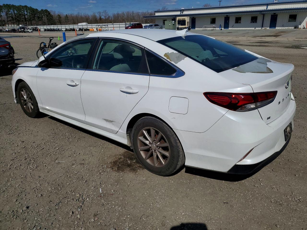 2018 HYUNDAI SONATA SE photo 3