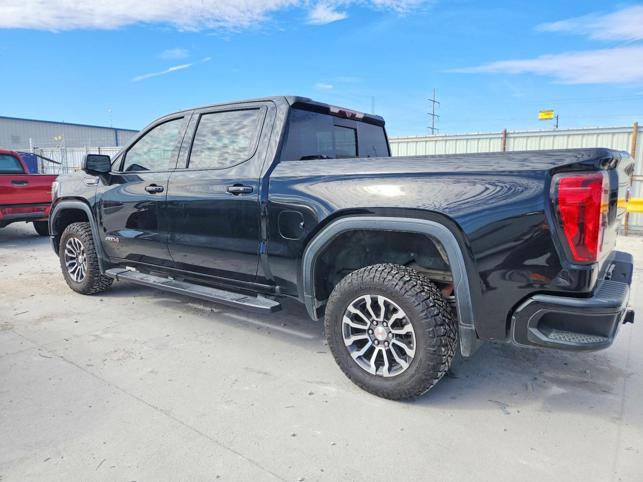 2020 GMC SIERRA K1500 AT4 photo 2