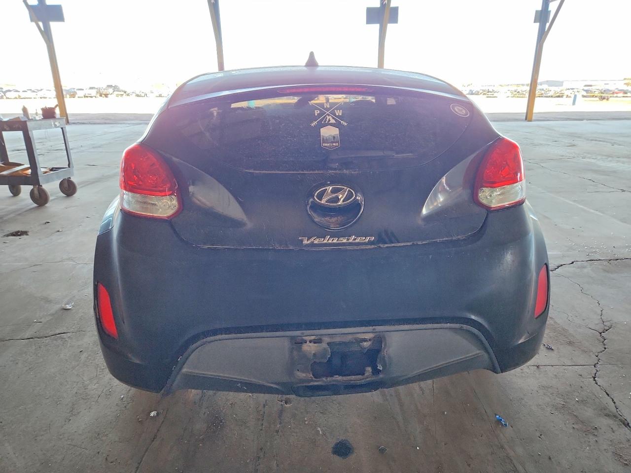 2013 HYUNDAI VELOSTER photo 11