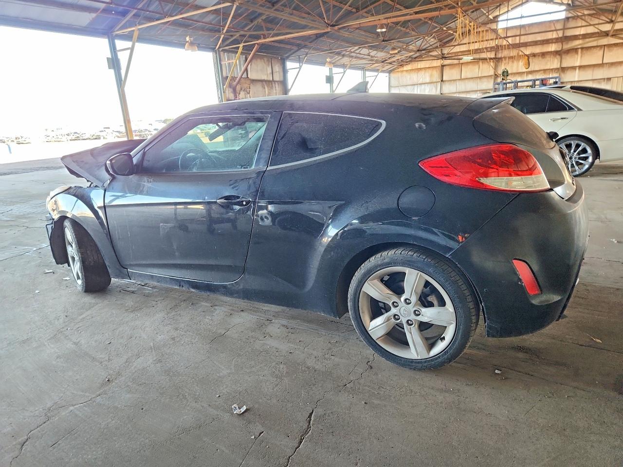2013 HYUNDAI VELOSTER photo 3