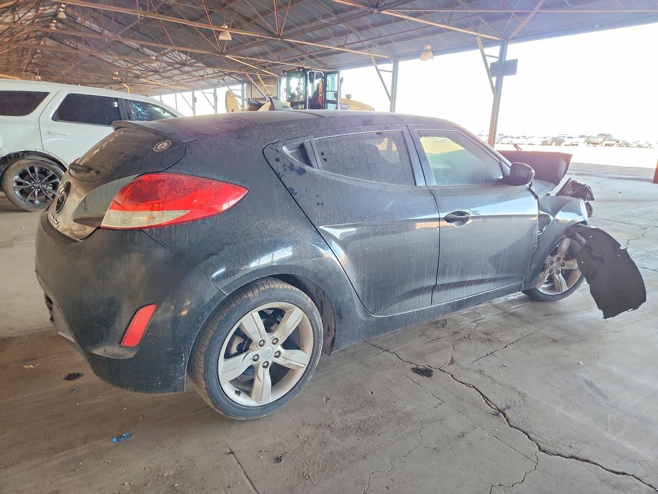 2013 HYUNDAI VELOSTER photo 5