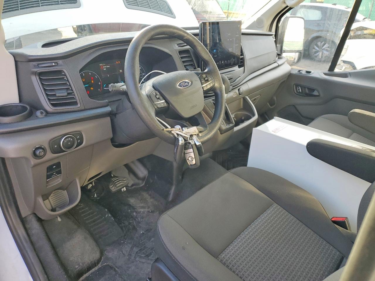 2025 FORD TRANSIT T-250 photo 8