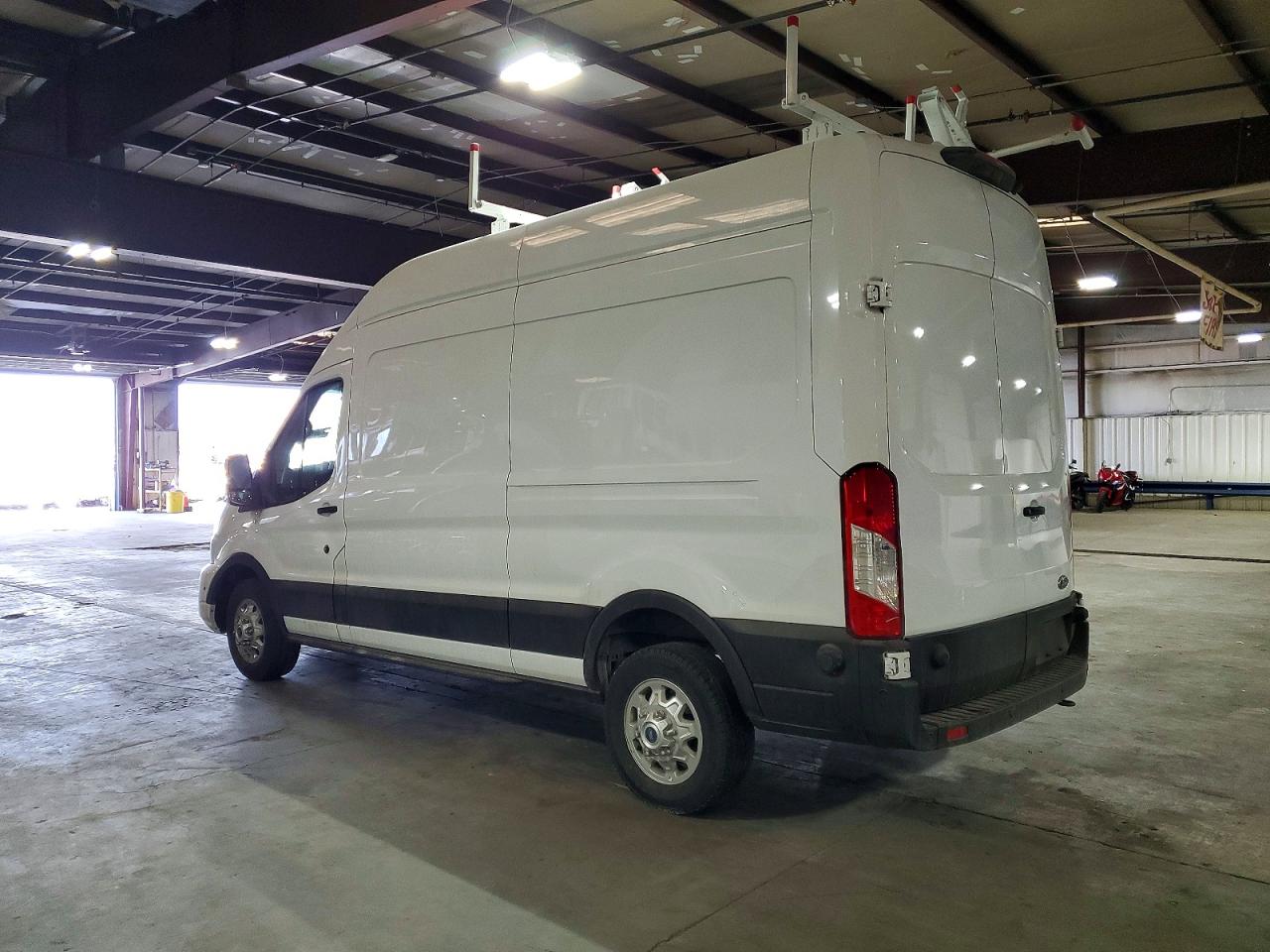 2025 FORD TRANSIT T-250 photo 2