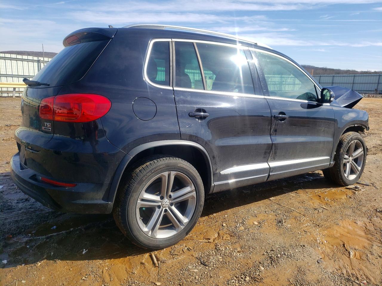 2017 VOLKSWAGEN TIGUAN SPORT photo 5