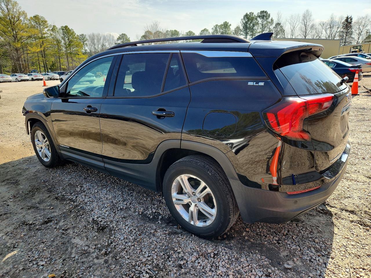 2019 GMC TERRAIN SLE photo 2