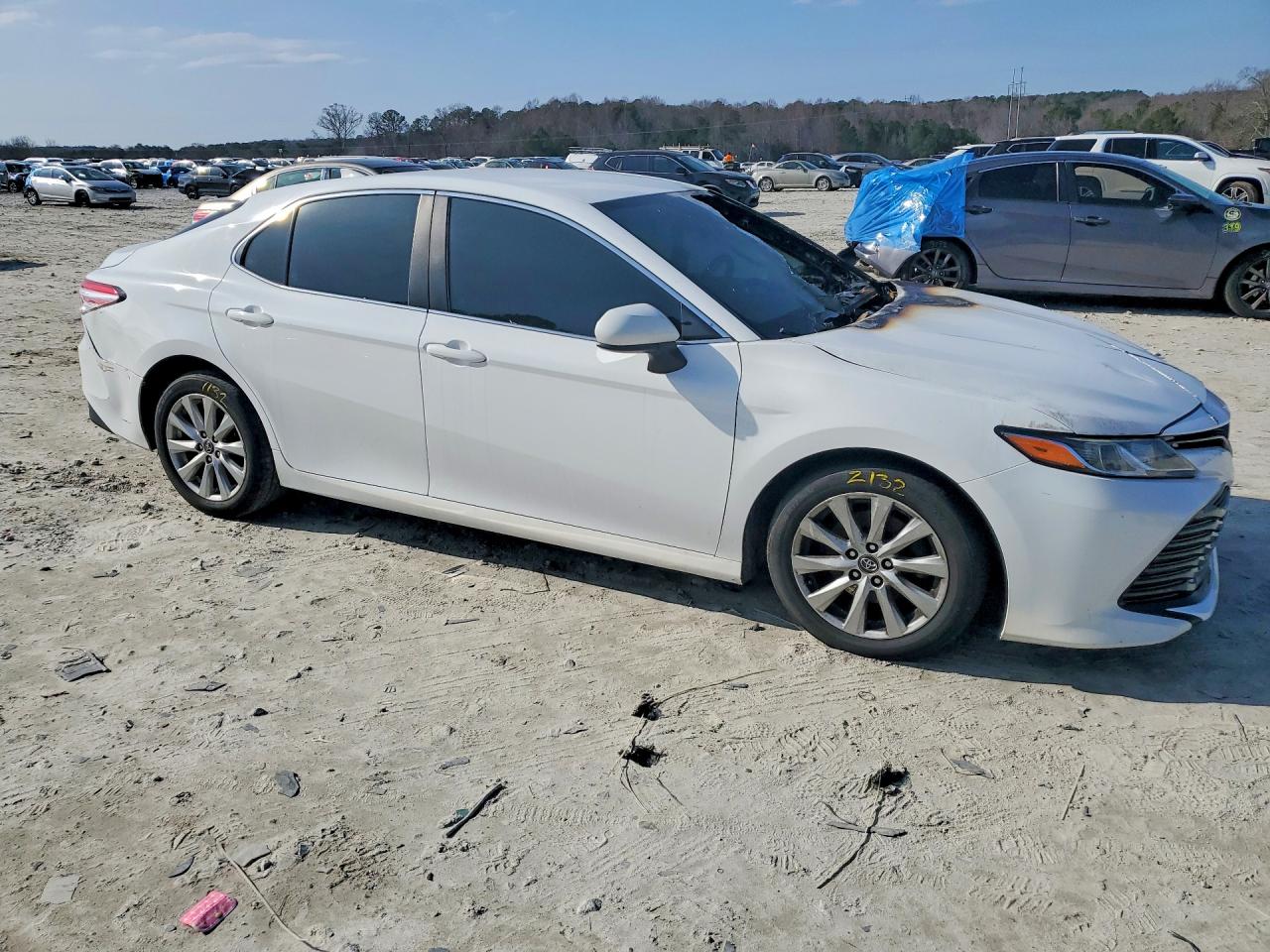2019 TOYOTA CAMRY LE photo 7