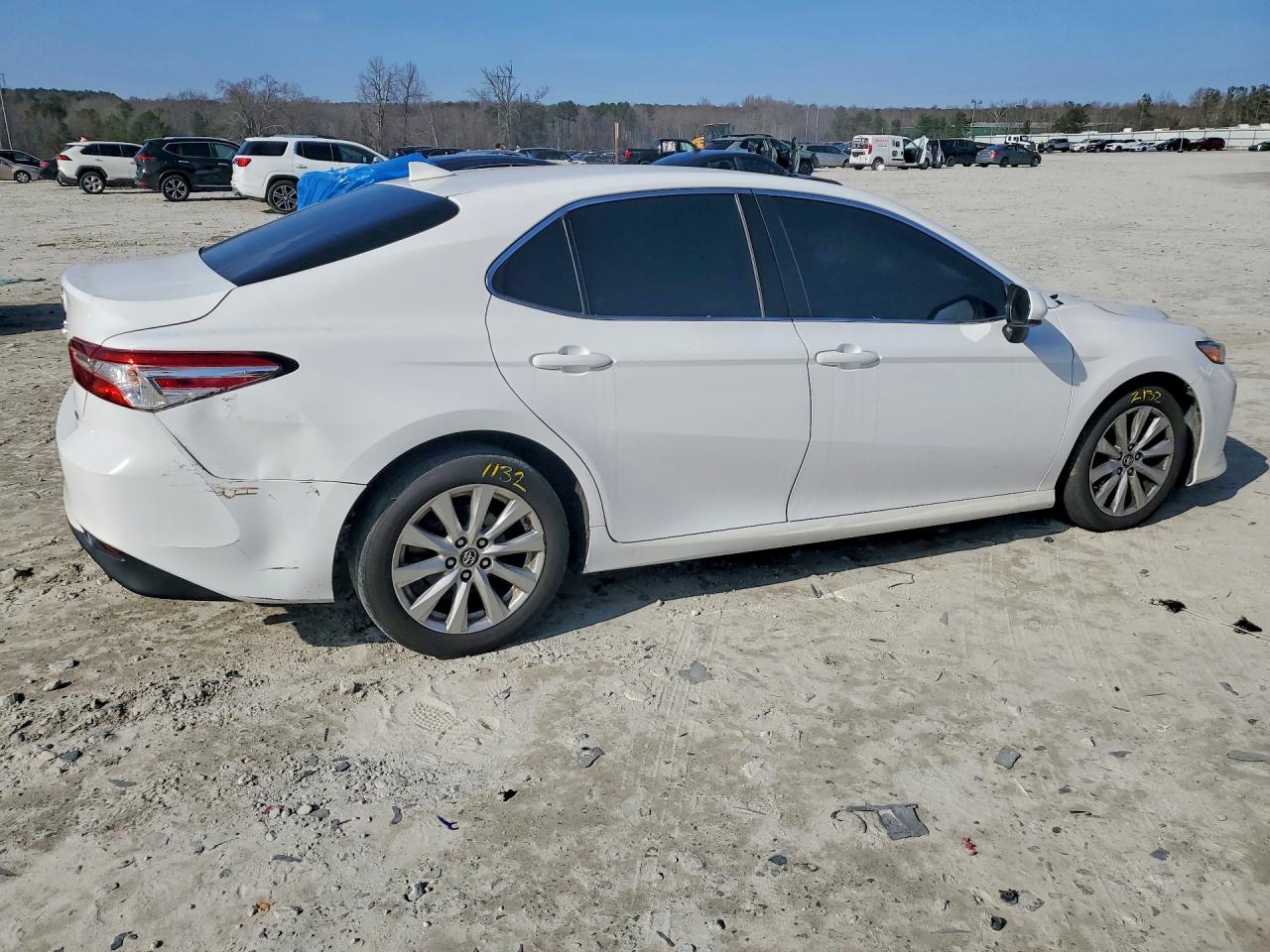 2019 TOYOTA CAMRY LE photo 5