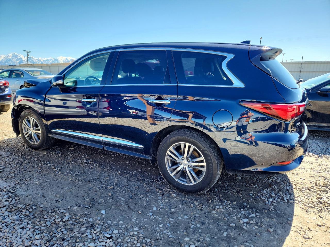 2020 INFINITI QX60 PURE photo 2