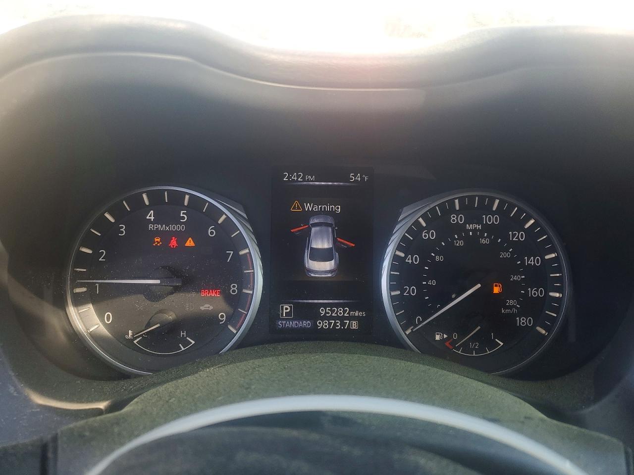 2018 INFINITI Q50 LUXE photo 17
