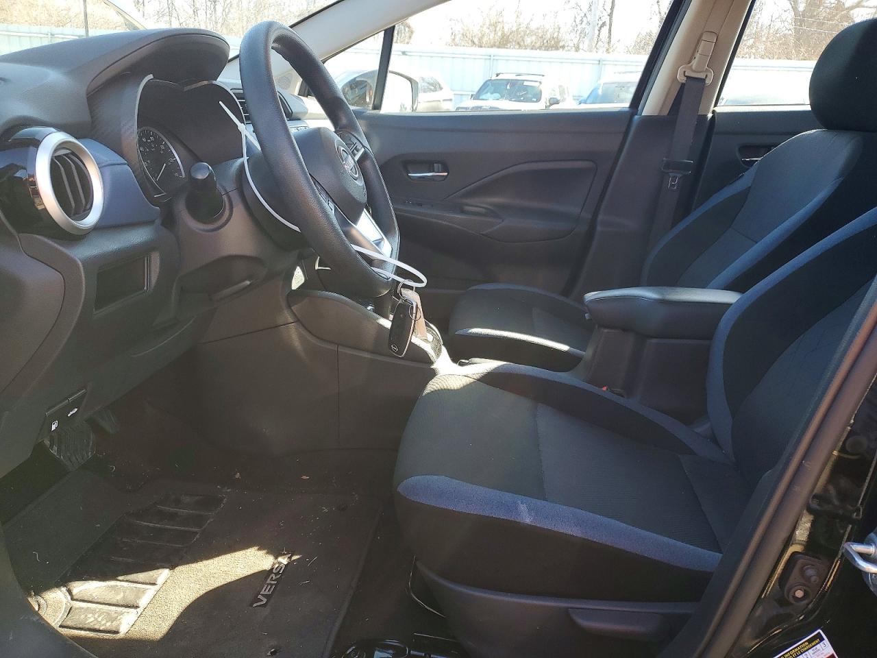 2025 NISSAN VERSA SV photo 19