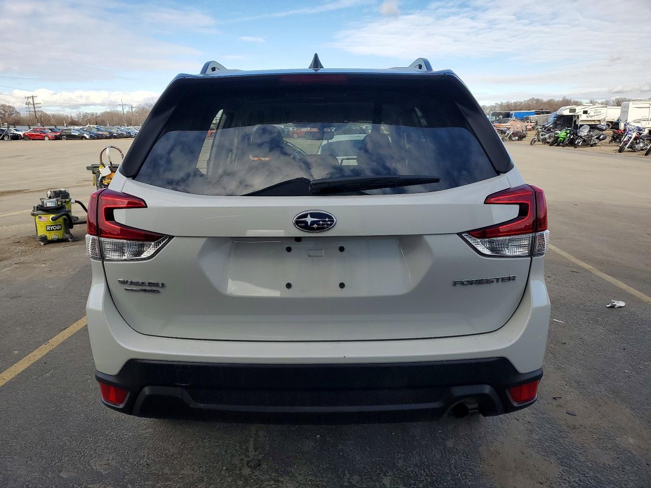 2024 SUBARU FORESTER PREMIUM photo 11