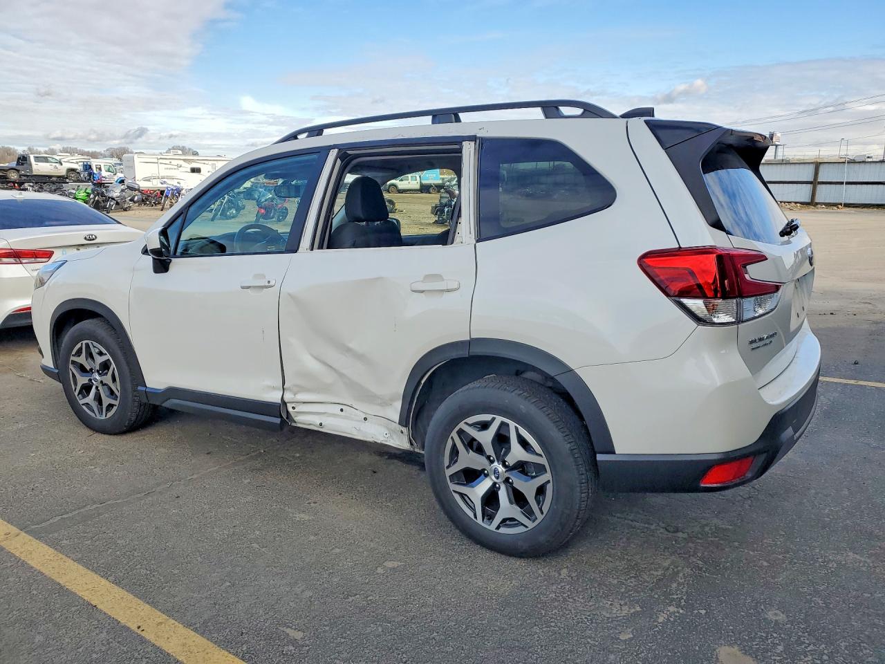 2024 SUBARU FORESTER PREMIUM photo 3