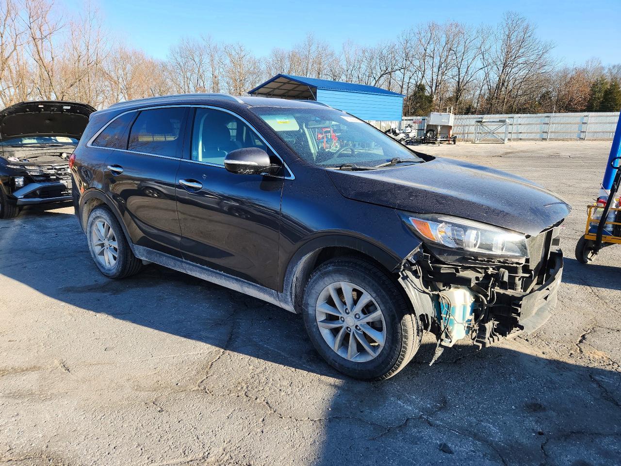 2017 KIA SORENTO LX photo 4