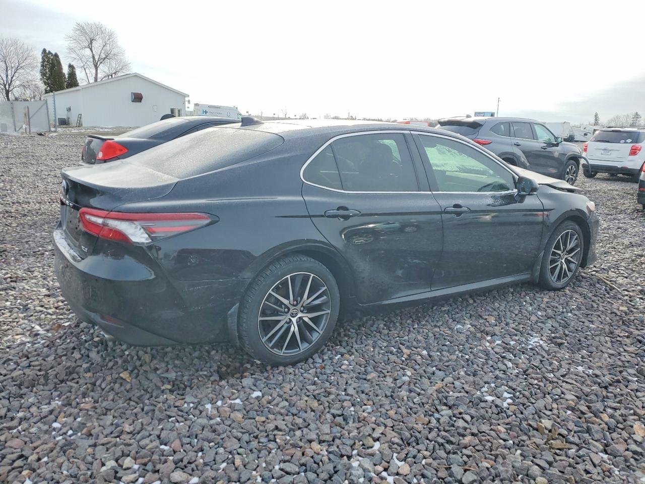 2021 TOYOTA CAMRY XLE photo 5