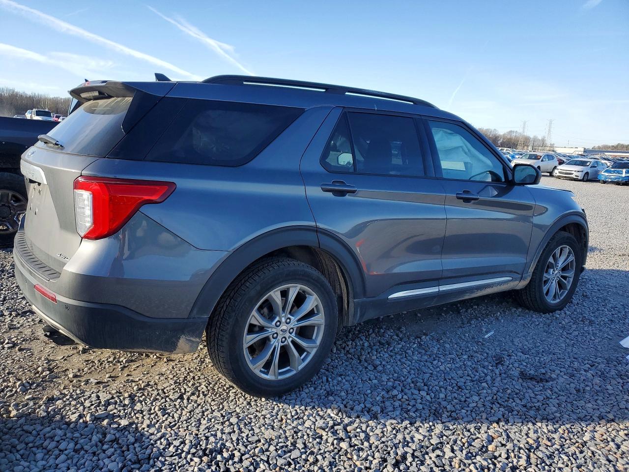2021 FORD EXPLORER XLT photo 5