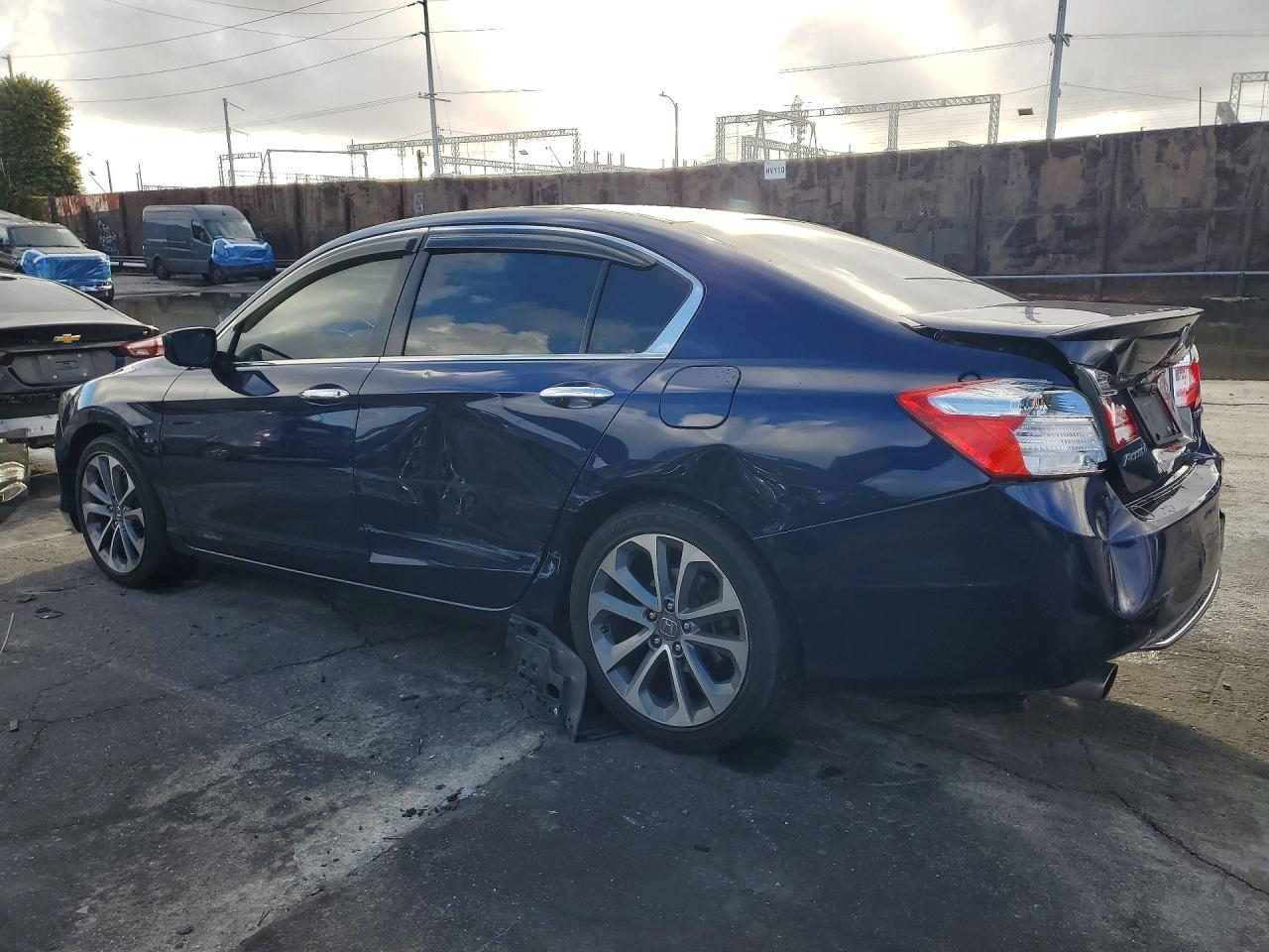 2015 HONDA ACCORD SPORT photo 2