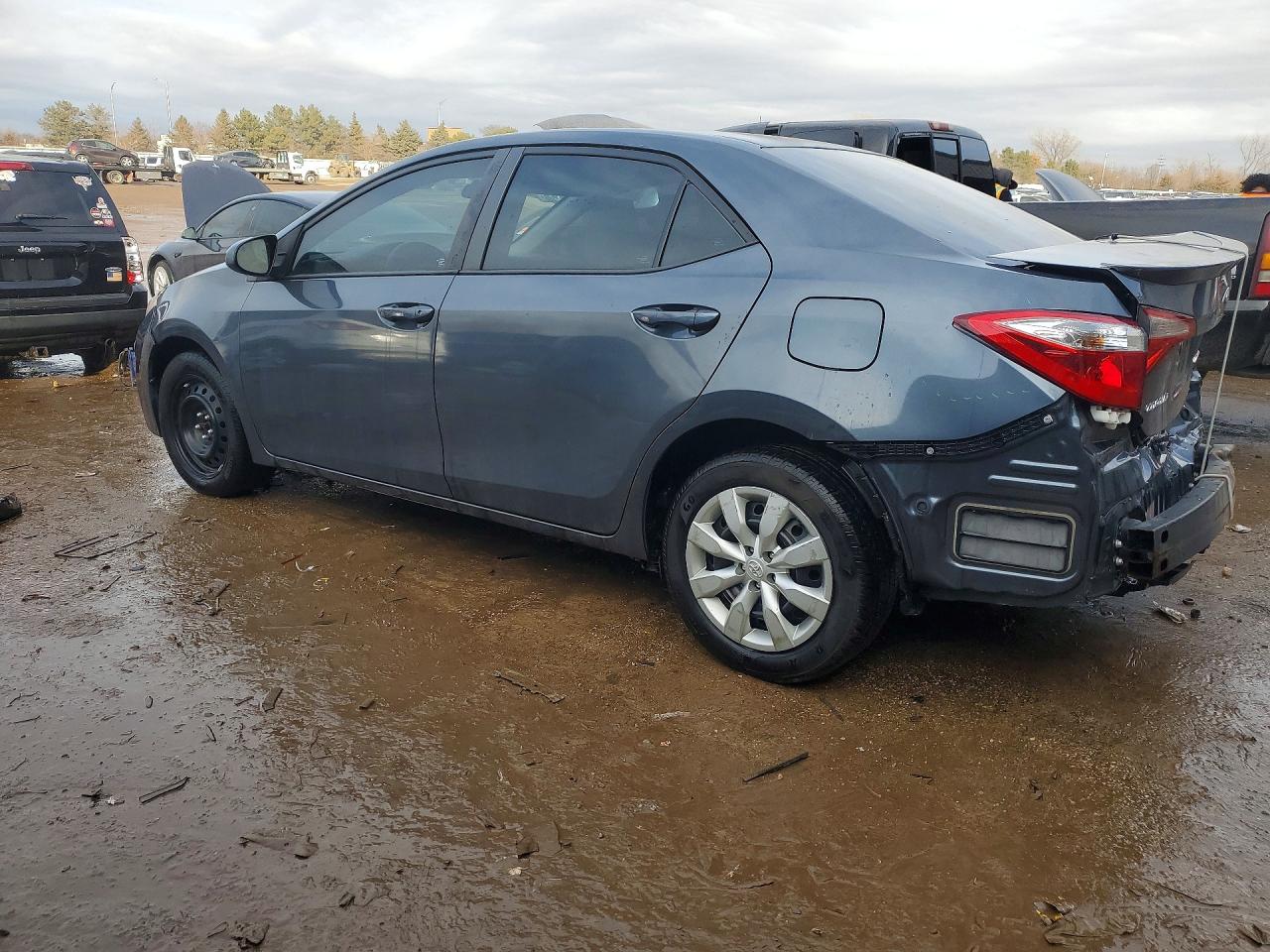 2016 TOYOTA COROLLA LE photo 2