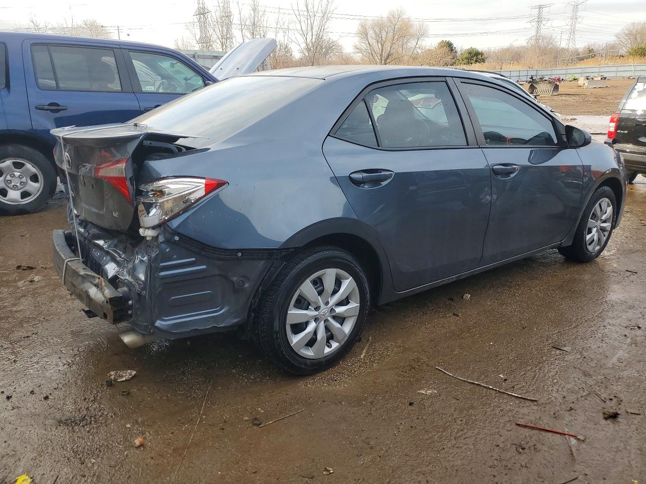 2016 TOYOTA COROLLA LE photo 3