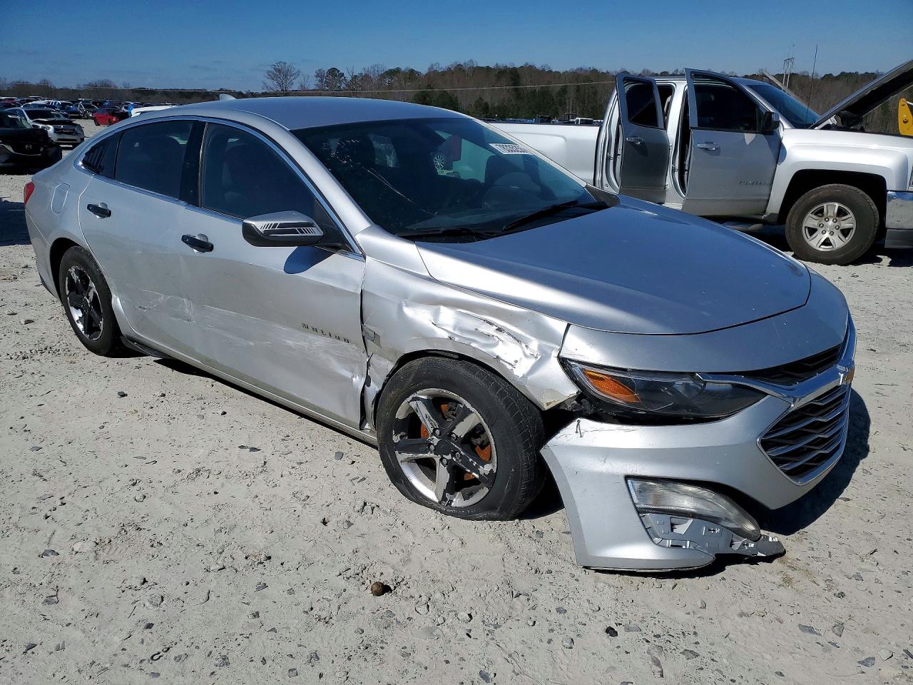 2022 CHEVROLET MALIBU LT photo 4