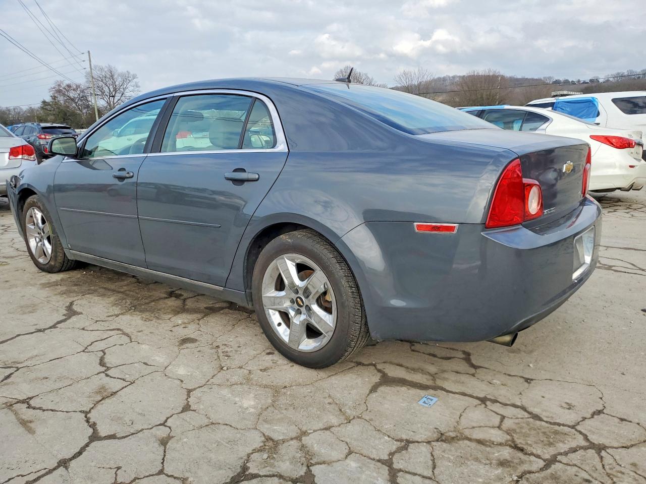 2009 CHEVROLET MALIBU 1LT photo 2