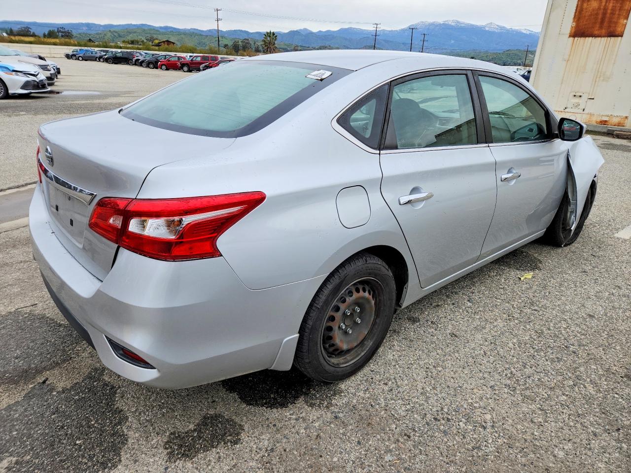 2017 NISSAN SENTRA S photo 5