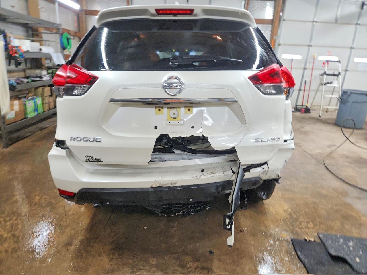 2017 NISSAN ROGUE SL photo 6