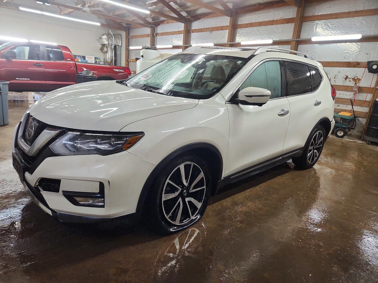 2017 NISSAN ROGUE
