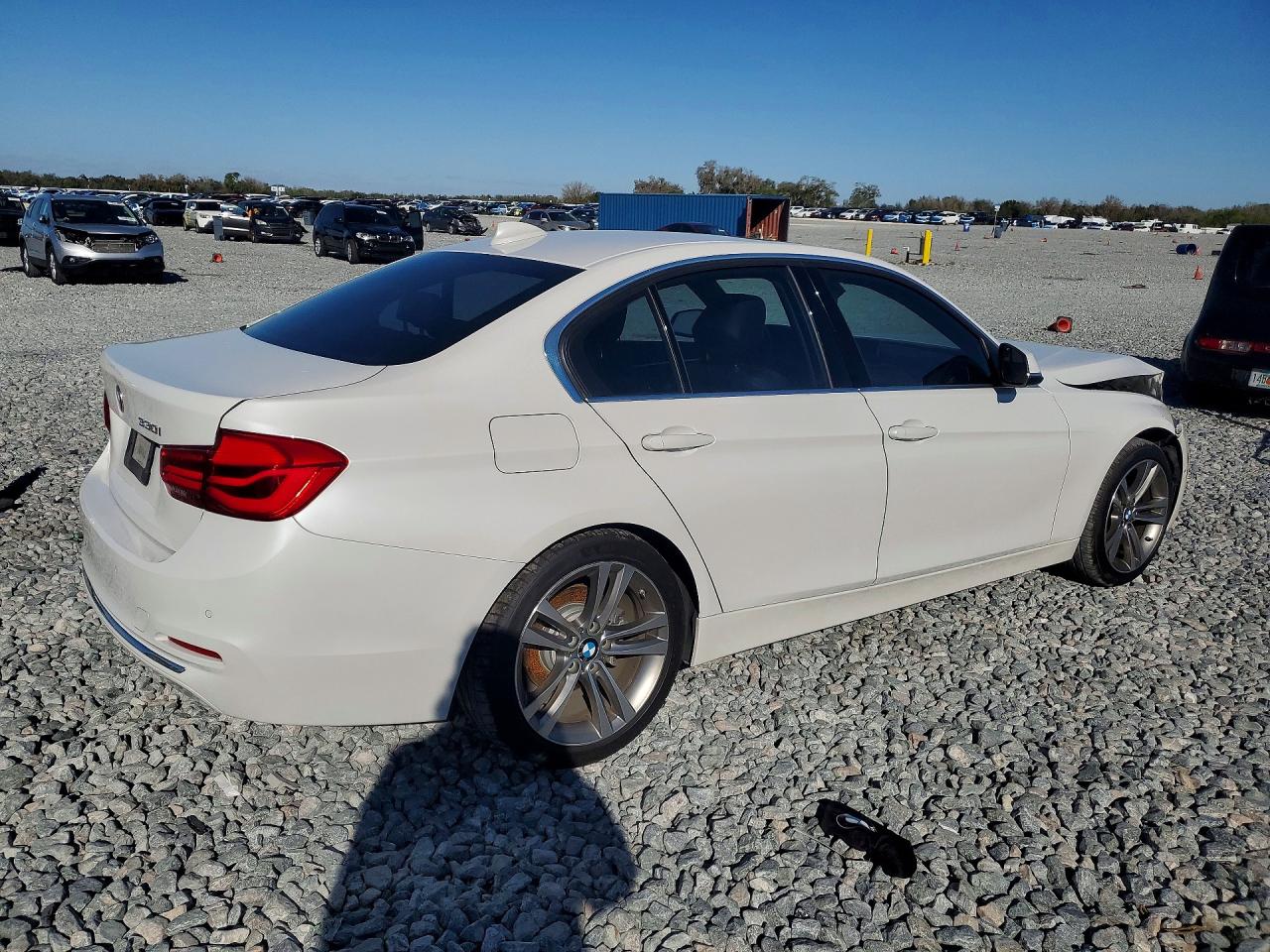 2017 BMW 330 I photo 9
