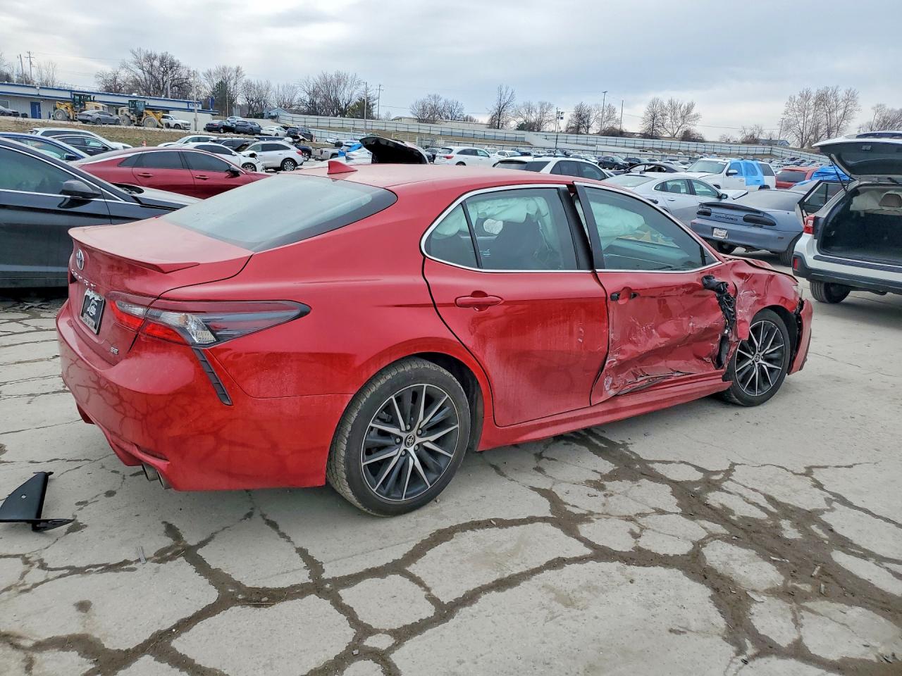 2023 TOYOTA CAMRY SE photo 3