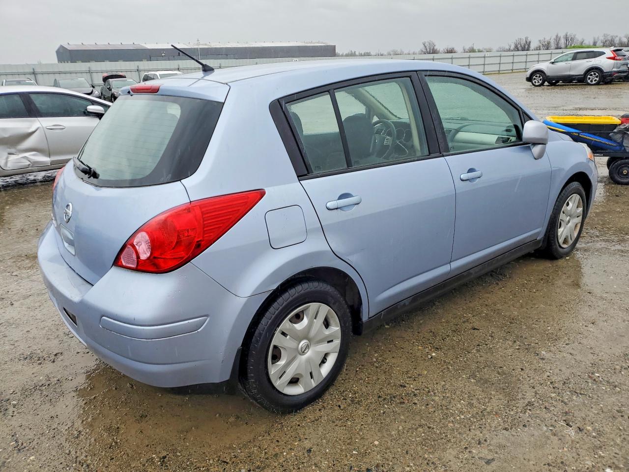 2012 NISSAN VERSA S photo 5