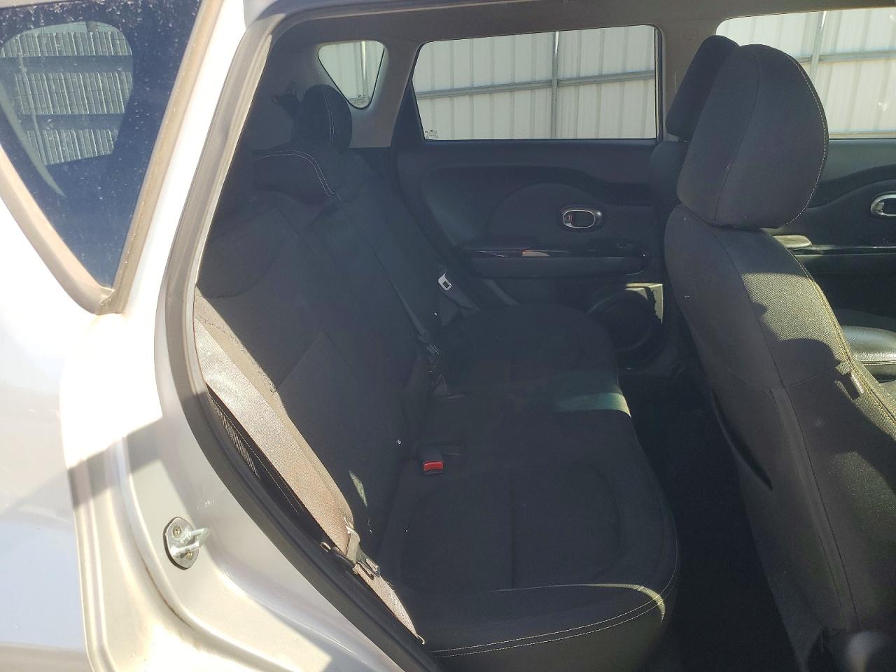 2016 KIA SOUL + photo 19