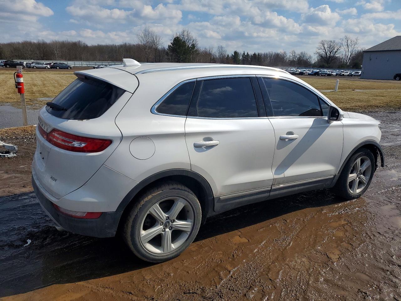 2017 LINCOLN MKC PREMIERE photo 7