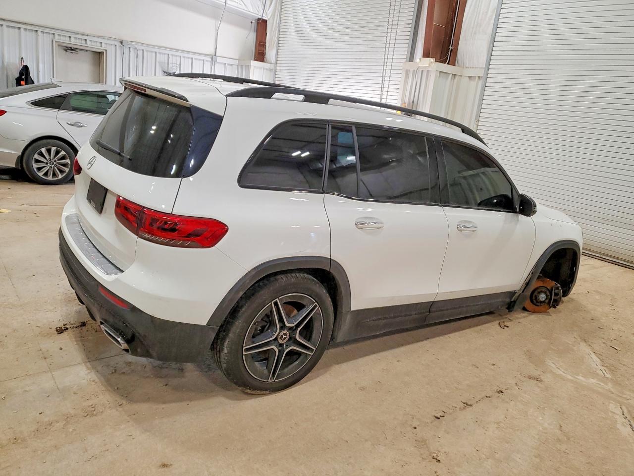 2021 MERCEDES-BENZ GLB 250 4MATIC photo 3