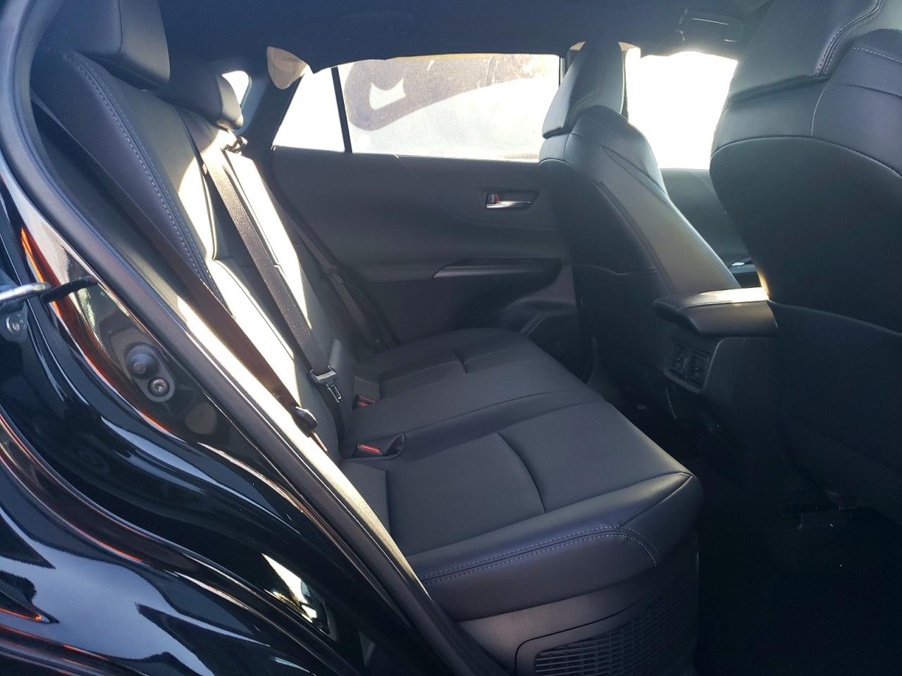 2022 TOYOTA VENZA LE photo 21