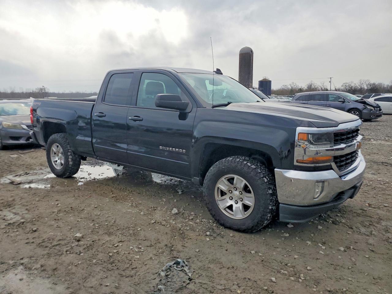 2017 CHEVROLET SILVERADO K1500 LT photo 7
