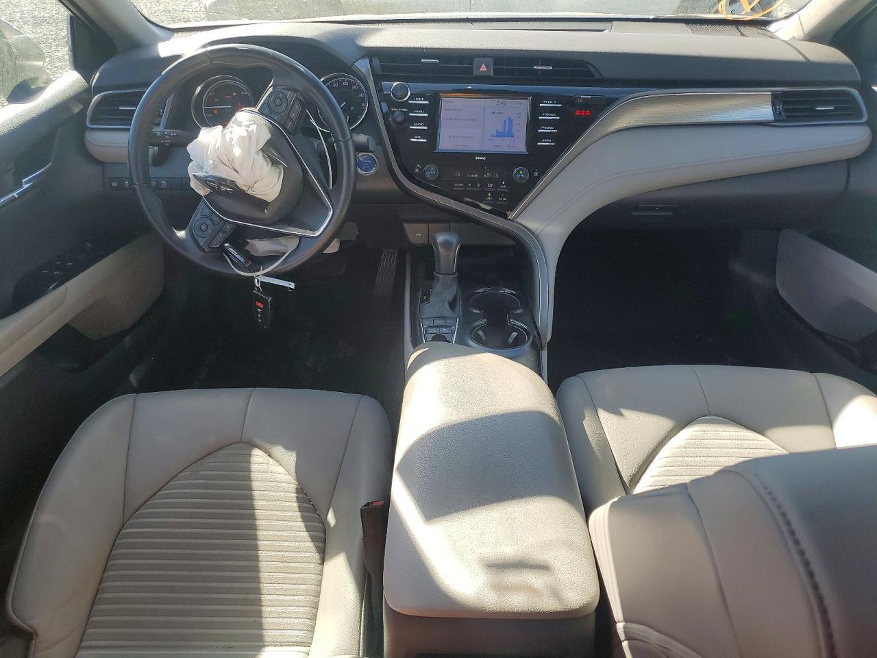2020 TOYOTA CAMRY SE photo 8