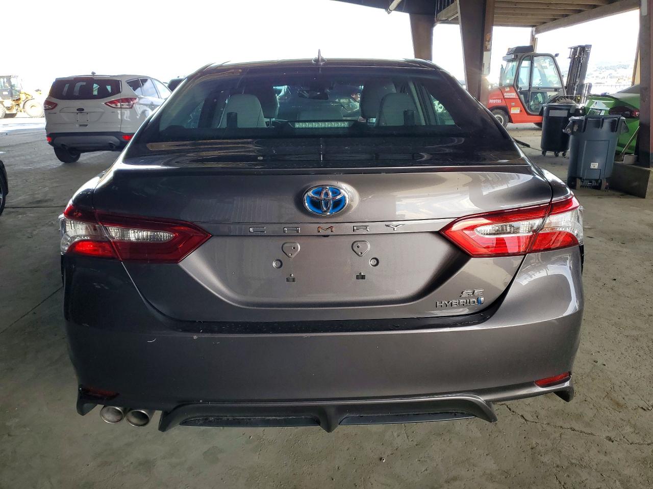 2020 TOYOTA CAMRY SE photo 6