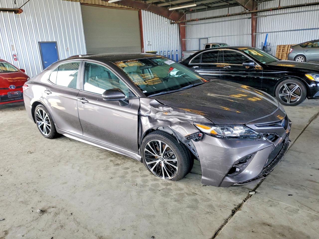 2020 TOYOTA CAMRY SE photo 4