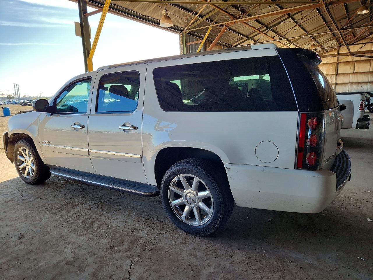 2014 GMC YUKON XL DENALI photo 3
