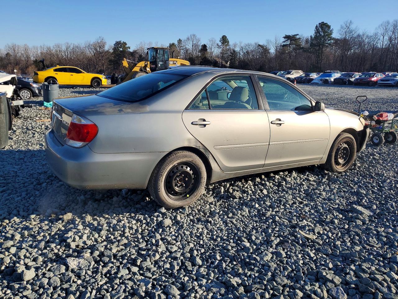 2005 TOYOTA CAMRY LE photo 3