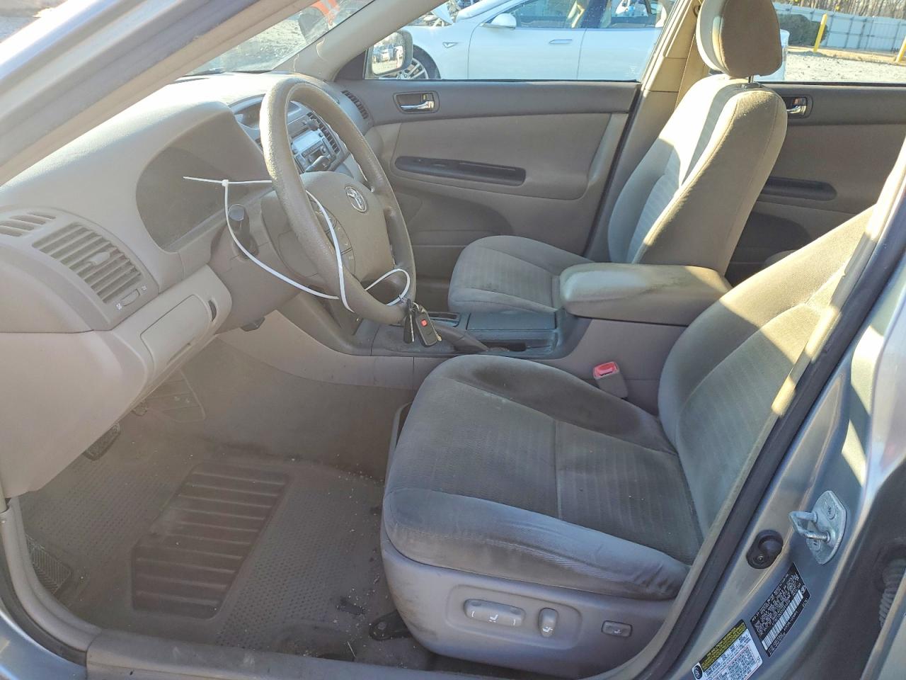 2005 TOYOTA CAMRY LE photo 7
