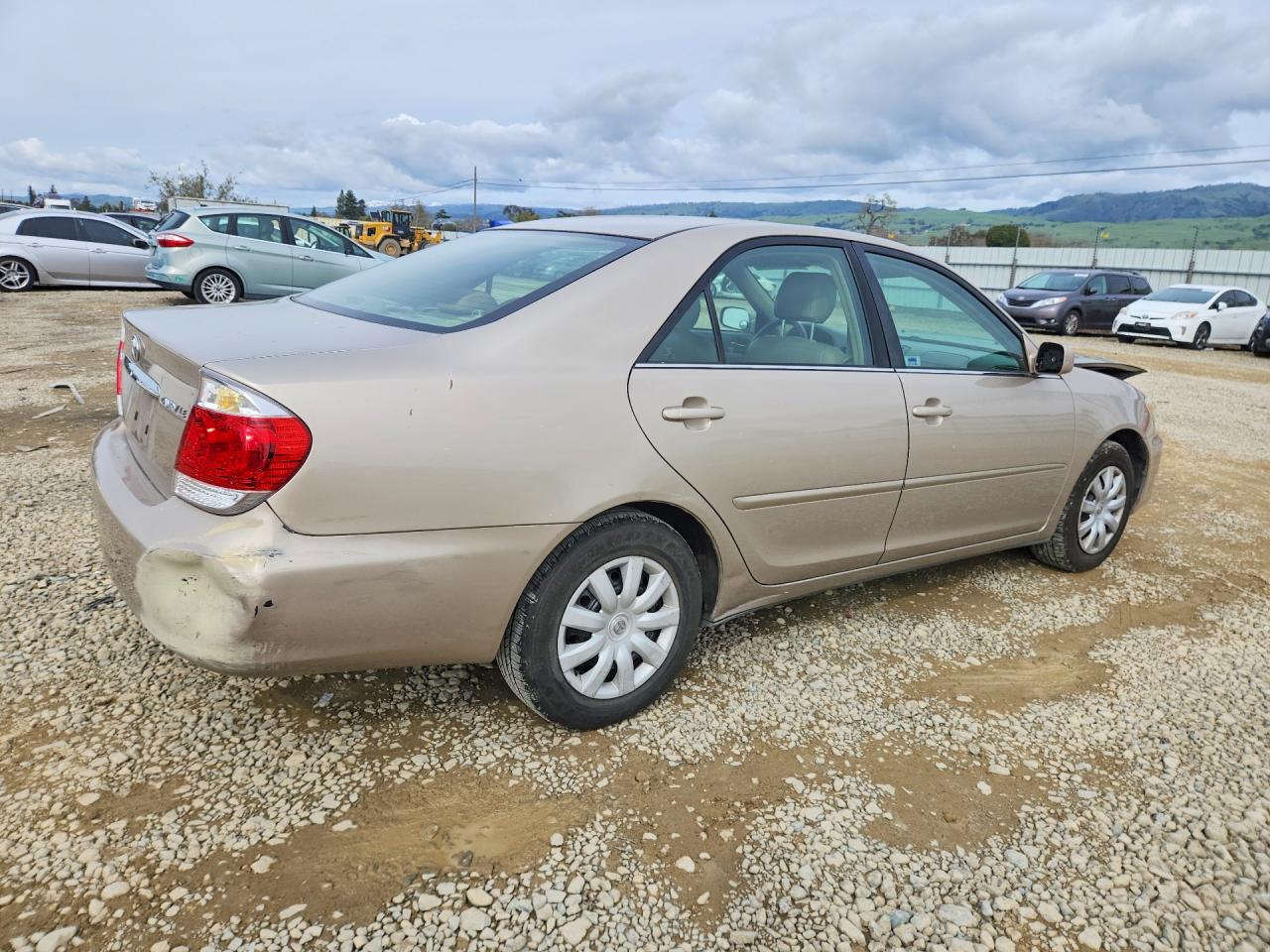 2006 TOYOTA CAMRY LE photo 3