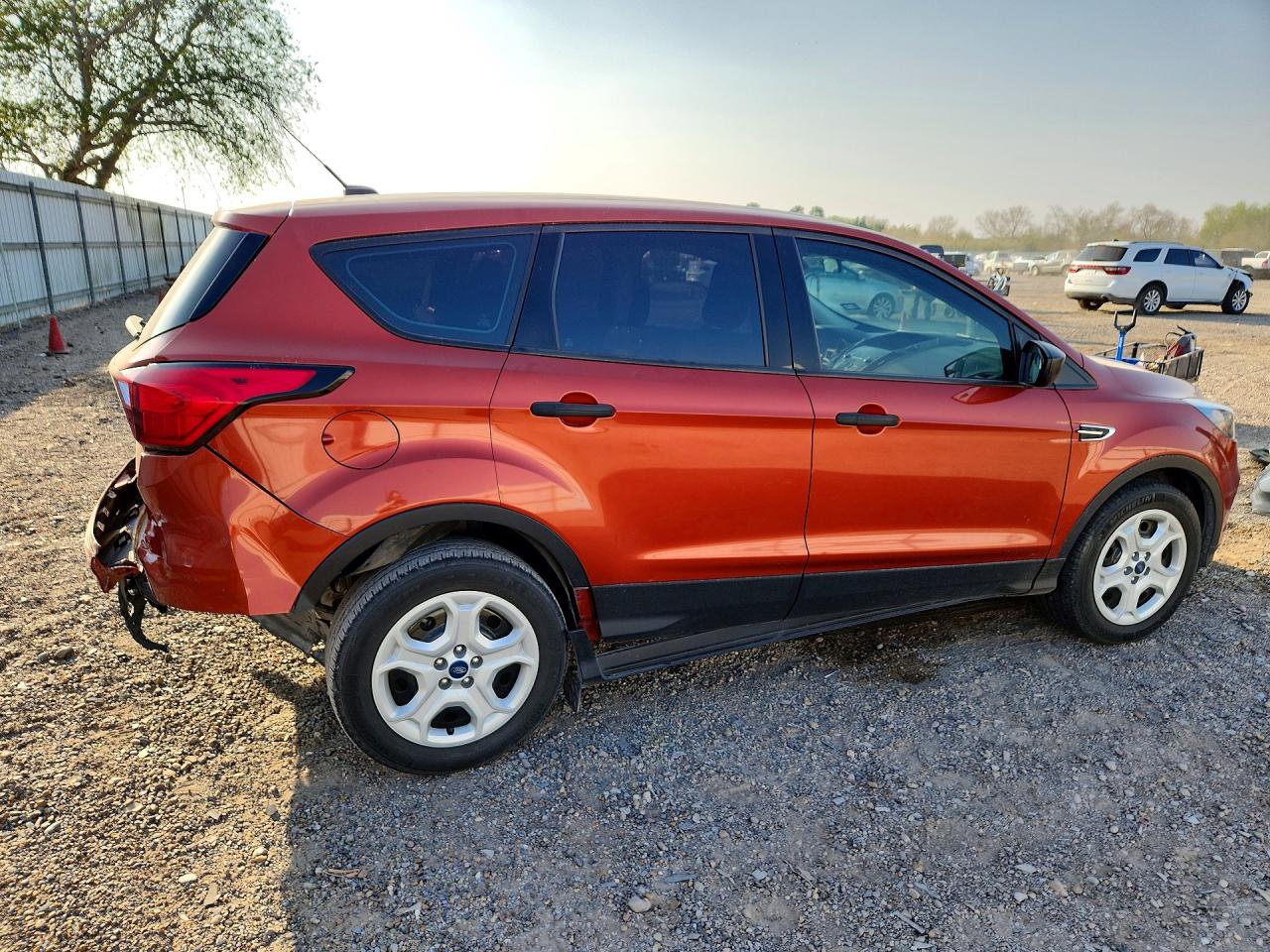 2019 FORD ESCAPE S photo 3