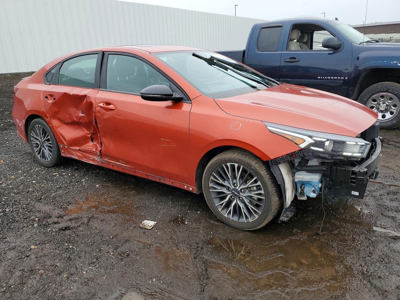2023 KIA FORTE GT LINE photo 4