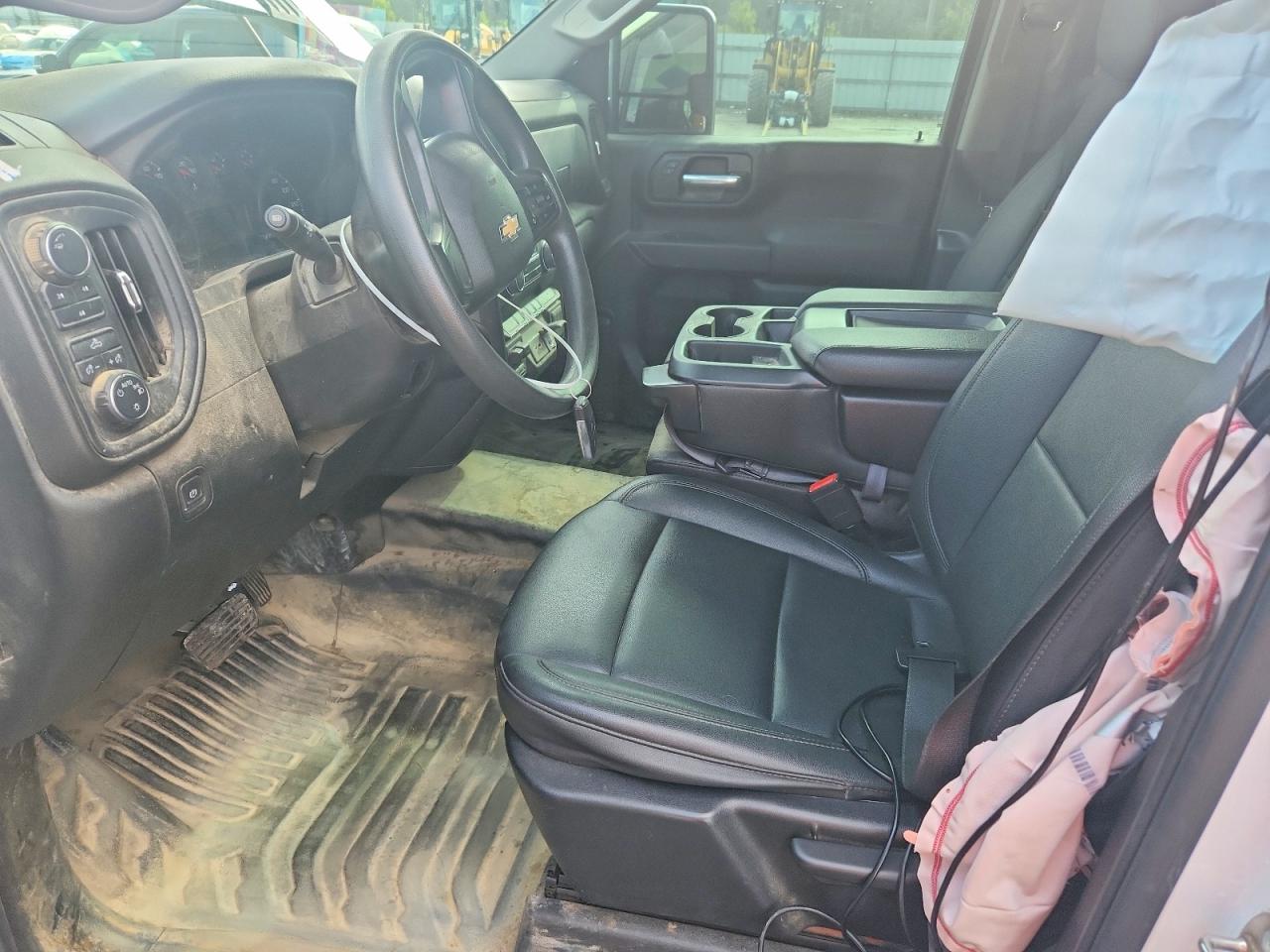 2024 CHEVROLET SILVERADO K2500 HEAVY DUTY photo 13
