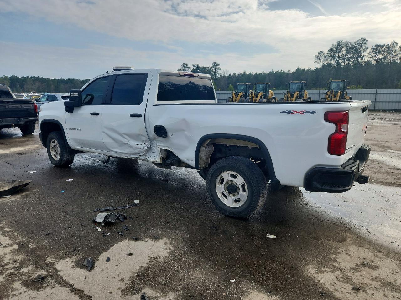 2024 CHEVROLET SILVERADO K2500 HEAVY DUTY photo 3