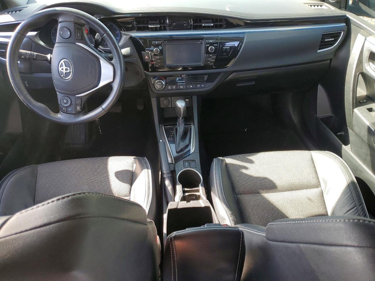 2014 TOYOTA COROLLA photo 8