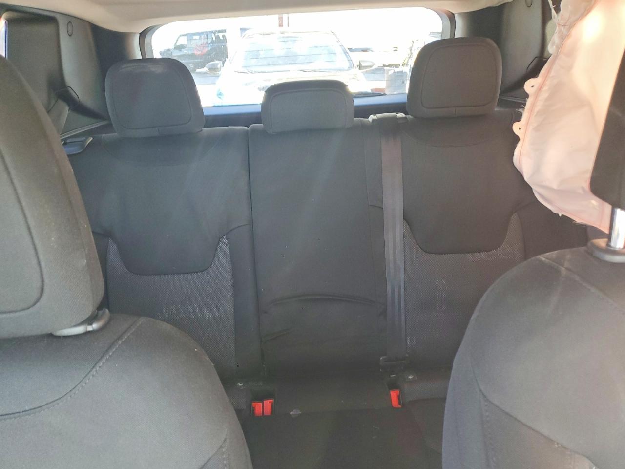 2017 JEEP RENEGADE LATITUDE photo 28