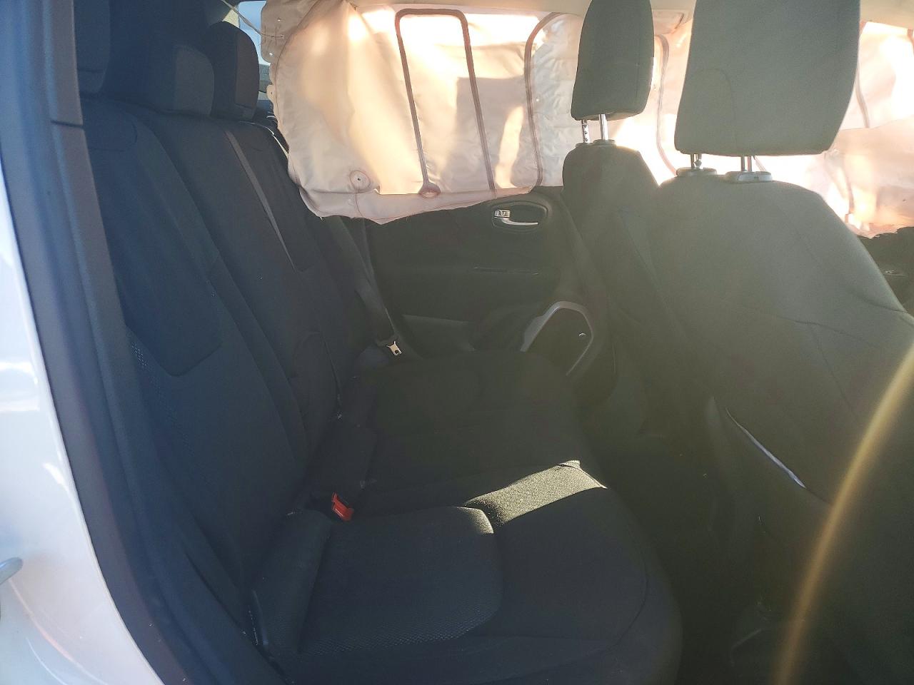 2017 JEEP RENEGADE LATITUDE photo 31