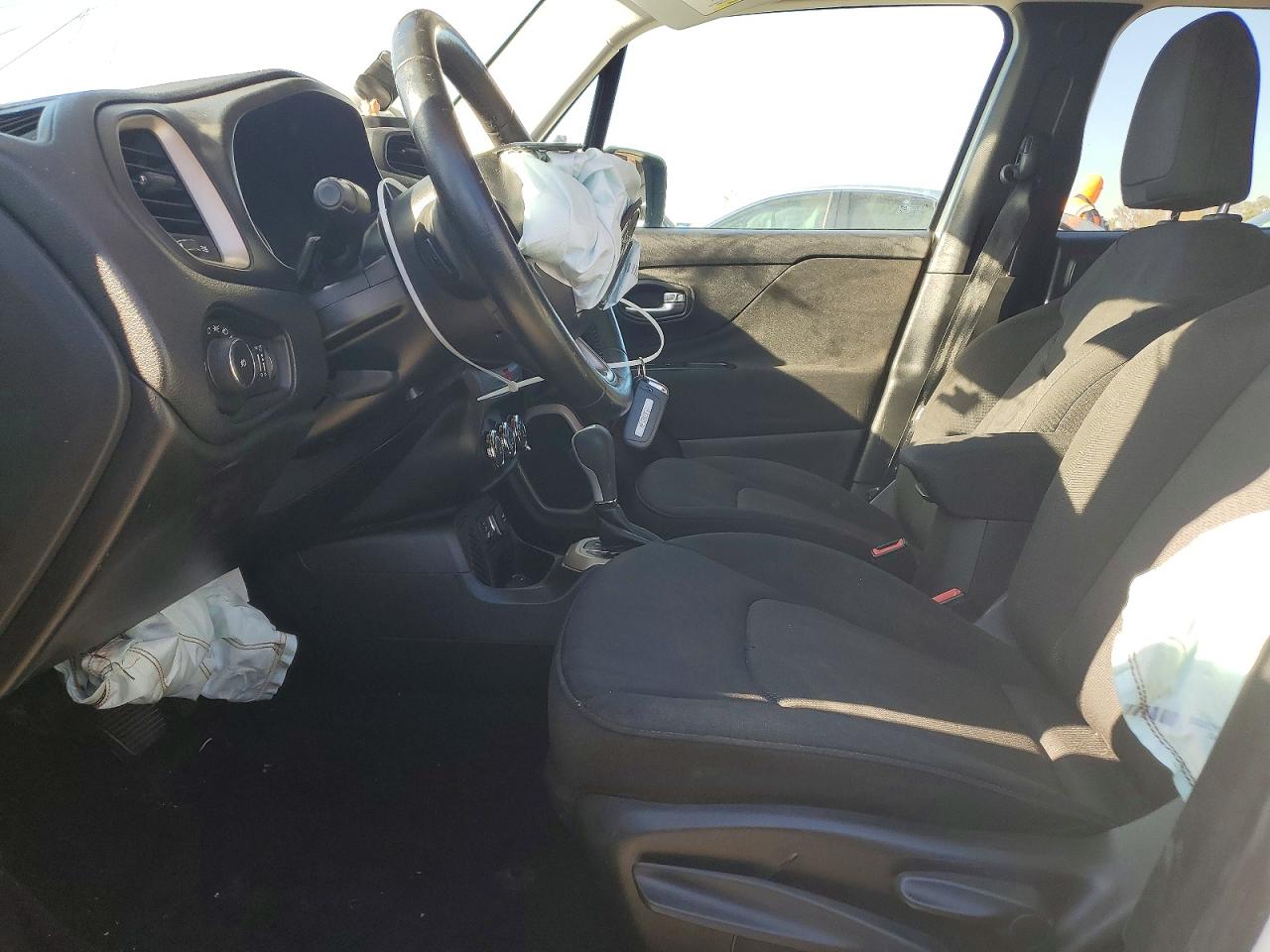 2017 JEEP RENEGADE LATITUDE photo 19